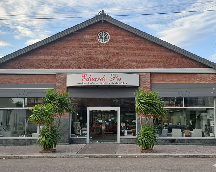 Eduardo Pes Muebles